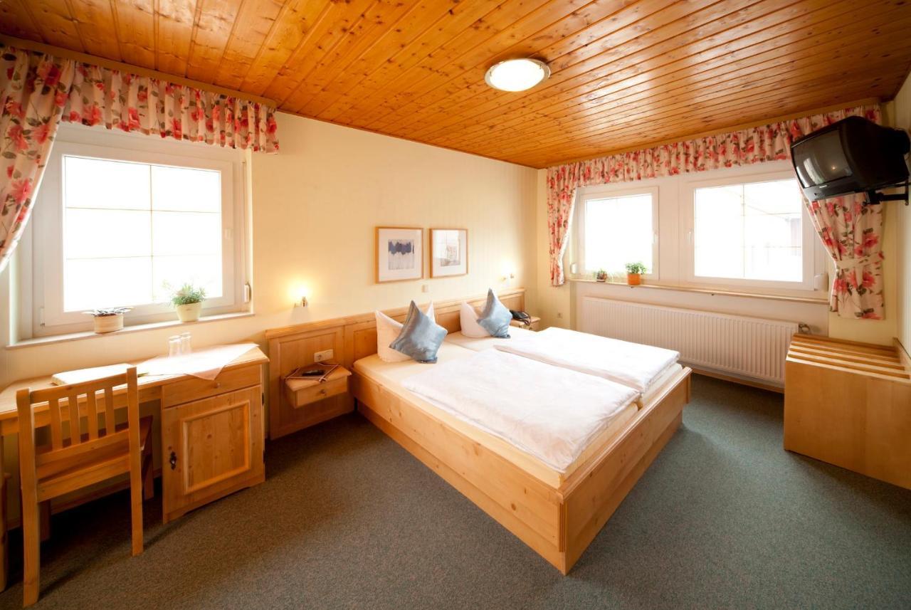 Gasthaus Zur Wolfsschlucht Hotel Sugenheim Esterno foto
